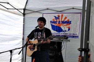 Cory Singer performs at 2016 T2S picnic
